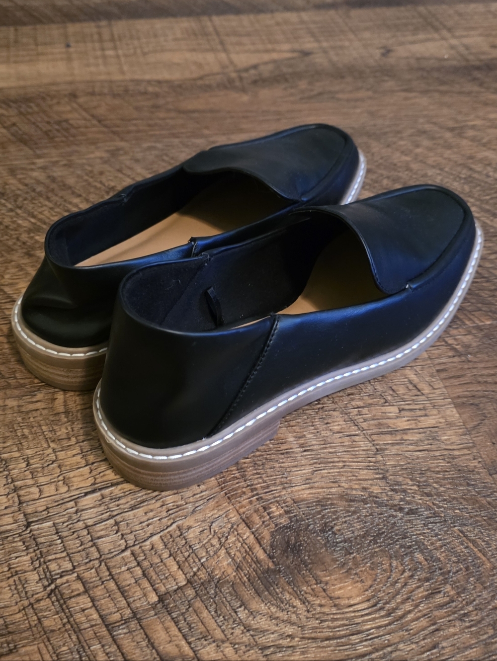 Dolce Vita Black Loafers Women’s Size 8.5 Flats Slip-On Classic Chic